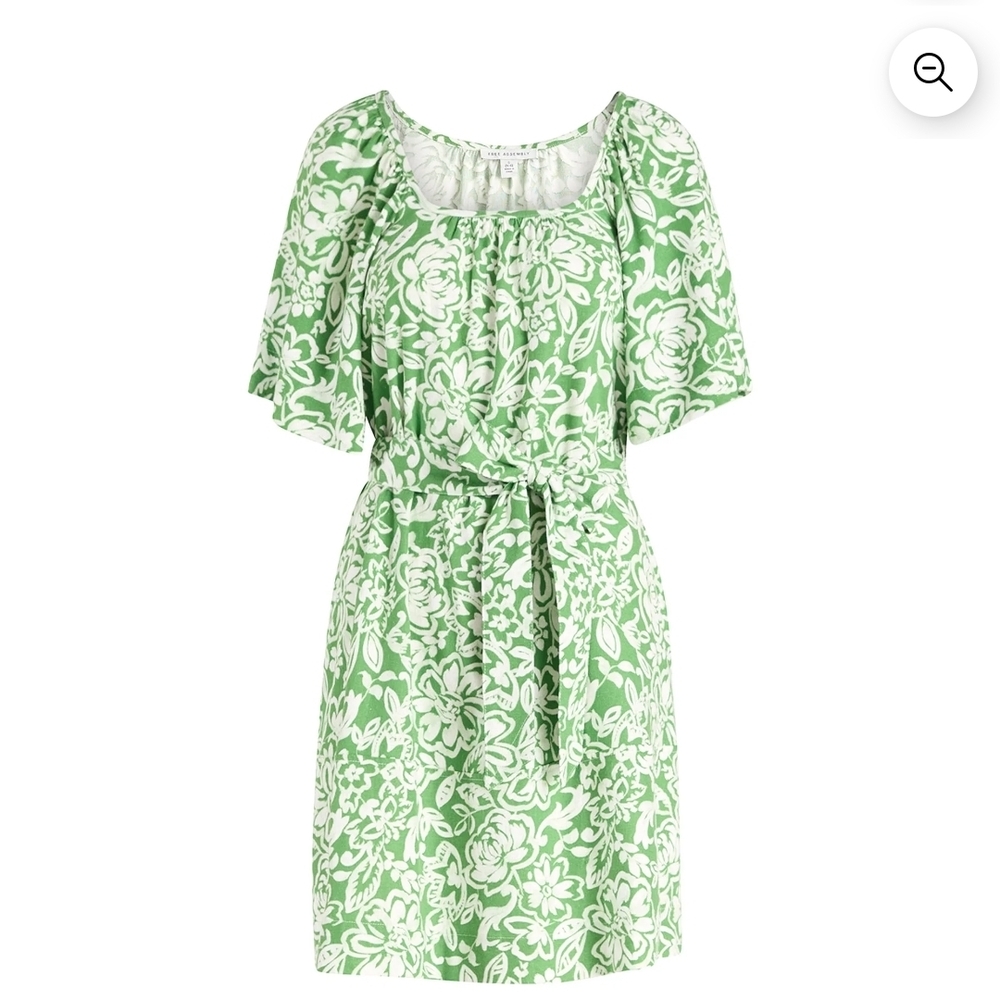 Chic Floral Mini Dress in Green